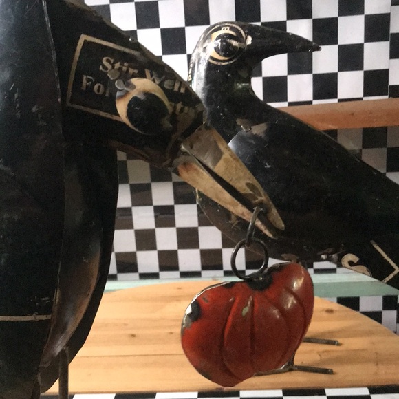 Pottery Barn Recycled Handmade Iron Crows With Pumpkin - Set Of 2 🎃 - Picture 5 of 17